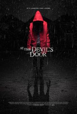 At the Devil’s Door,鬼宅